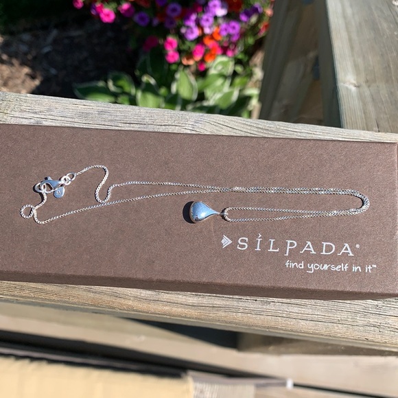N1470 Silpada sterling Teardrop pendant & Chain